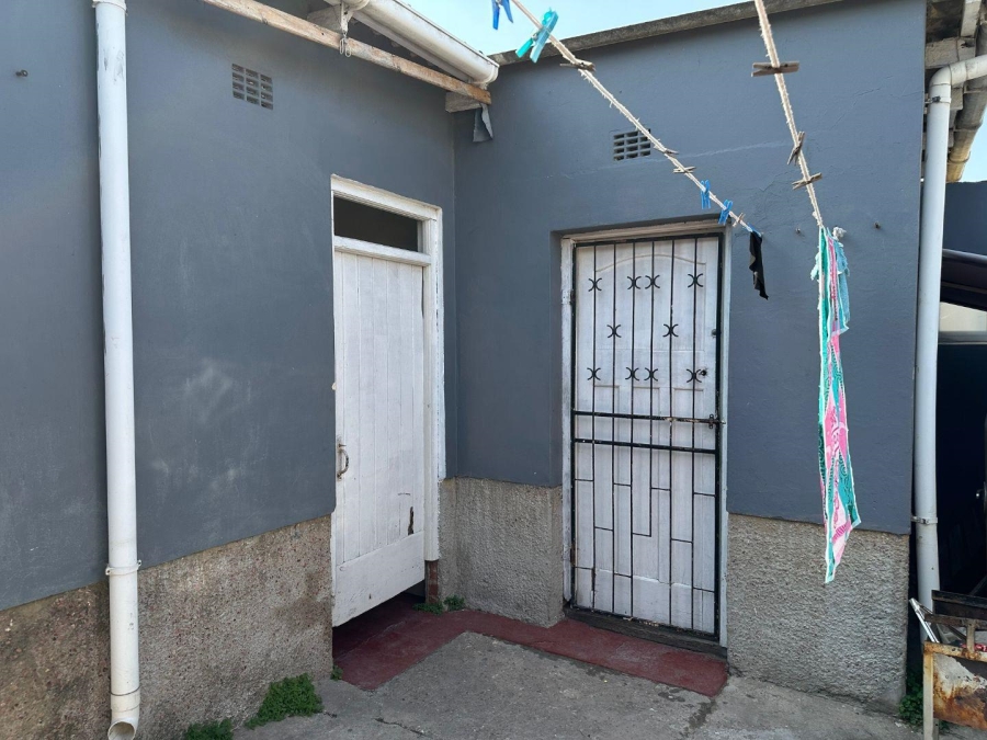 6 Bedroom Property for Sale in Sidwell Eastern Cape